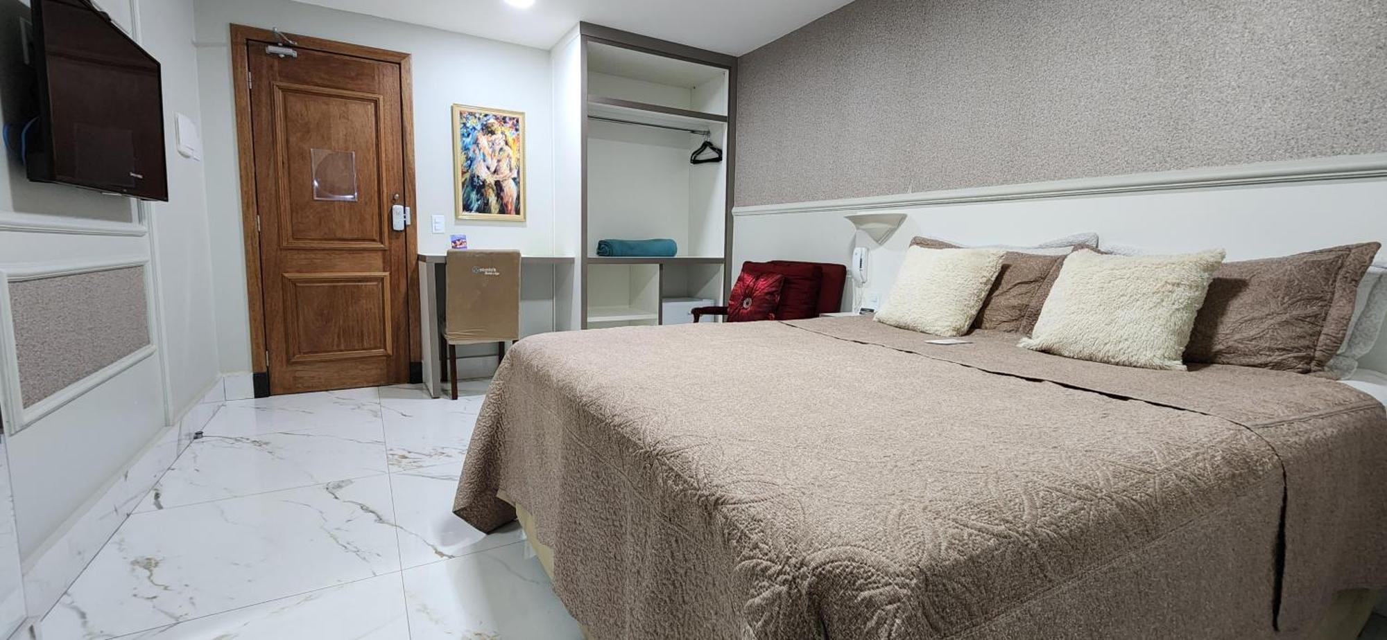 Hotel Antonio's E - Airport 3*